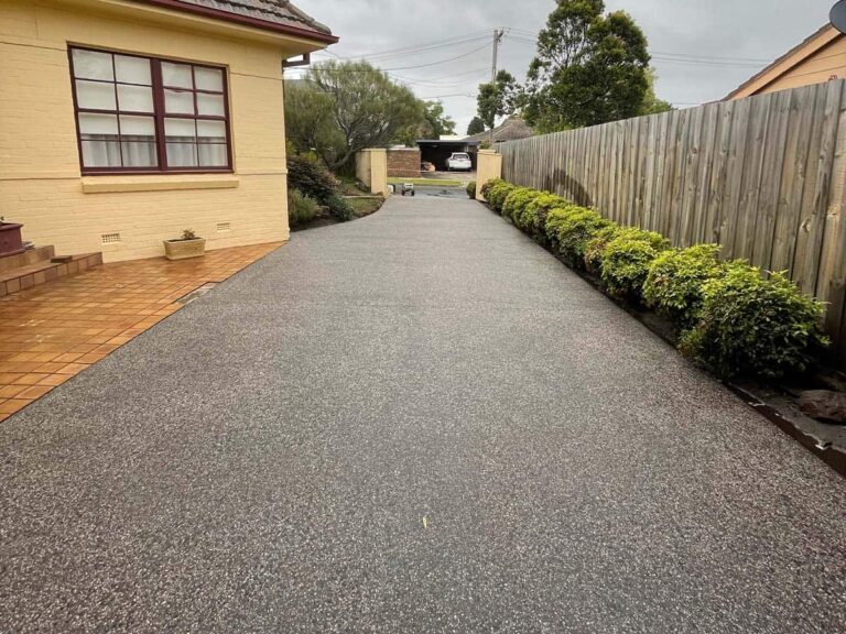 Concrete Driveway Contractors building a Concrete Driveway